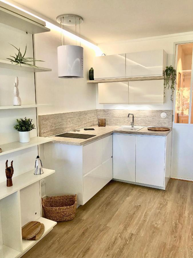 Charme & Calme-Tamaris- Studio Vue Mer - Piscine - Le Petit Olivier Sur Mer Ла-Сейн-сюр-Мер Екстер'єр фото